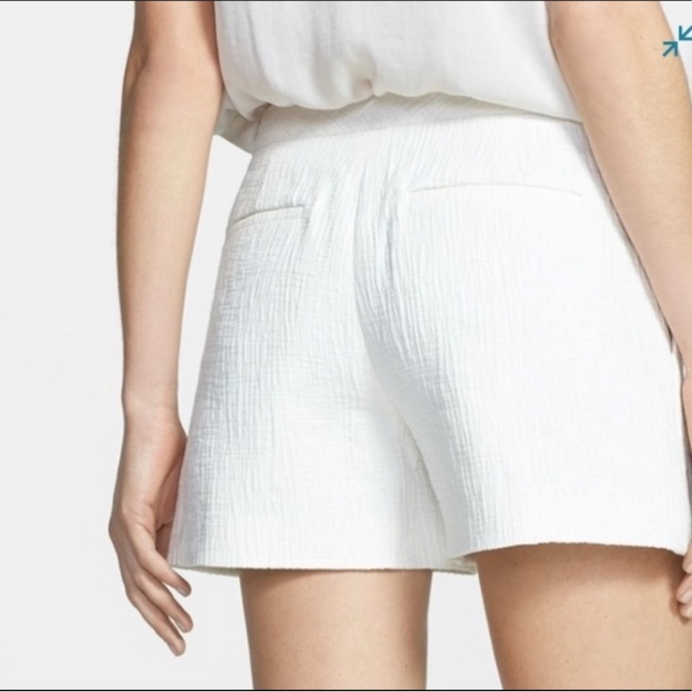 Pristine Vince Textured Pin Tuck Jacquard
Shorts Linen Trouser Cream White 4 - Picture 6 of 13